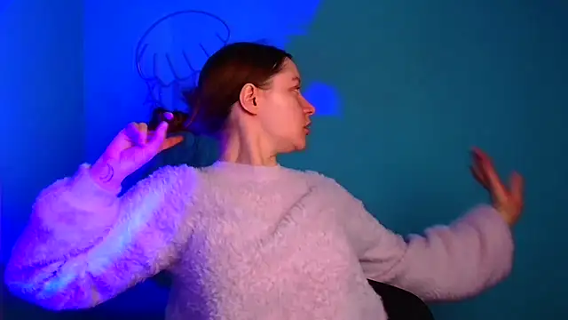 Snapshot of Fantasy_July chatting on January 9, 6:48 am Fantasy July online show from January 9, 6:48 am