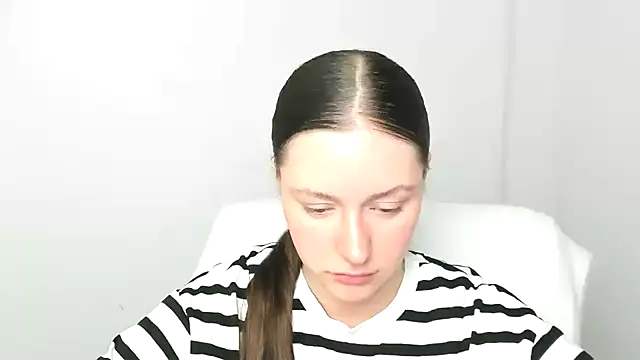 Snapshot of Fantasy_July chatting on March 19, 9:49 am Fantasy July online show from March 19, 9:49 am