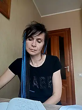 Francenia lolis online show from October 3, 9:17 am