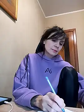 Francenia lolis online show from December 2, 7:57 am