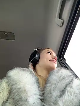 -Sexy Barbie- online show from February 28, 7:15 am