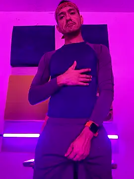 Snapshot of thesummerboy chatting on December 2, 7:14 am thesummerboy online show from December 2, 7:14 am