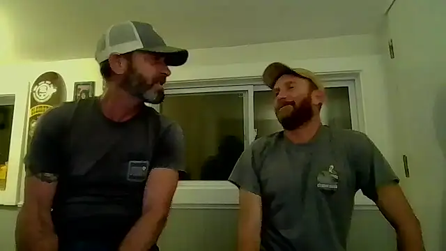 Snapshot of Forest_Smith chatting on February 9, 8:18 am Forest Smith online show from February 9, 8:18 am