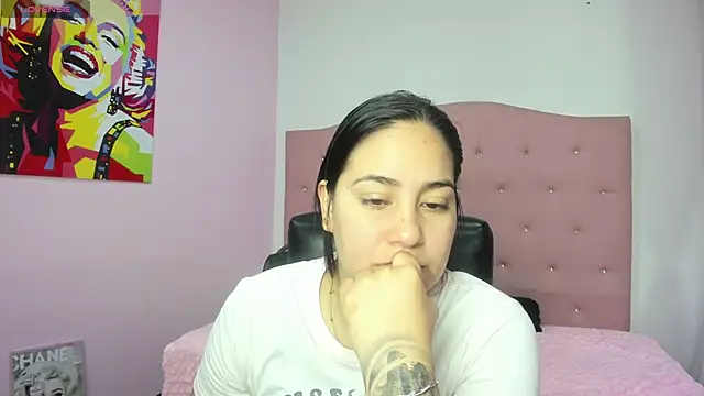 Snapshot of lizzaxs chatting on October 15, 12:49 pm lizzaxs online show from October 15, 12:49 pm