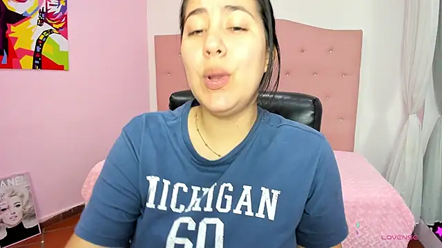 Snapshot of lizzaxs chatting on October 25, 1:40 pm lizzaxs online show from October 25, 1:40 pm