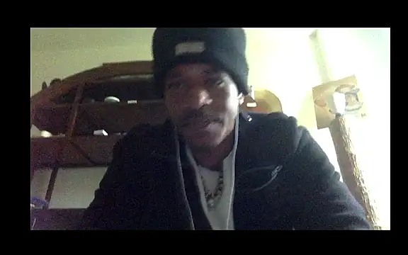 Snapshot of POPAYE972 chatting on April 13, 5:18 pm POPAYE972 online show from April 13, 5:18 pm