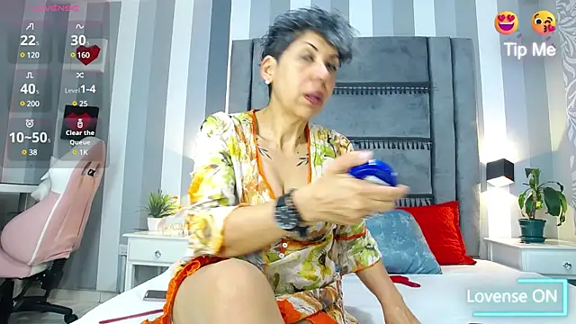 Snapshot of Julianewell chatting on March 19, 12:34 pm Julianewell online show from March 19, 12:34 pm