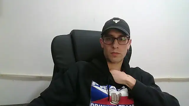 Snapshot of mikealcorleone chatting on December 12, 11:03 pm mikealcorleone online show from December 12, 11:03 pm