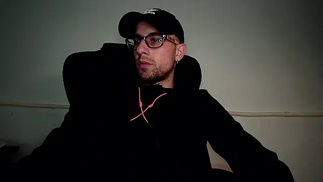 Snapshot of mikealcorleone chatting on March 4, 8:49 pm mikealcorleone online show from March 4, 8:49 pm