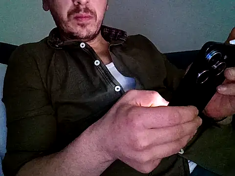 Snapshot of keremcim chatting on April 6, 3:59 am keremcim online show from April 6, 3:59 am