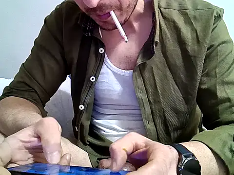 Snapshot of keremcim chatting on April 6, 5:19 am keremcim online show from April 6, 5:19 am