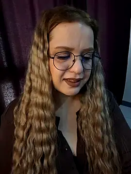 cansuozell online show from October 15, 9:31 am