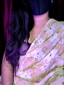 Snapshot of SexyAndHottie chatting on January 4, 4:11 pm SexyAndHottie online show from January 4, 4:11 pm