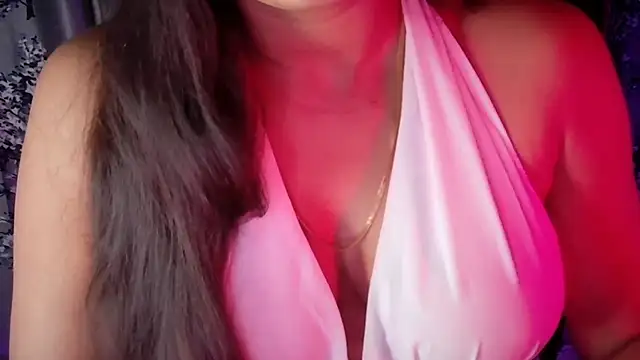 Snapshot of SexyAndHottie chatting on February 17, 4:46 pm SexyAndHottie online show from February 17, 4:46 pm