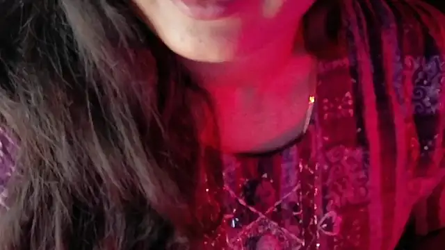 Snapshot of SexyAndHottie chatting on March 6, 6:37 pm SexyAndHottie online show from March 6, 6:37 pm