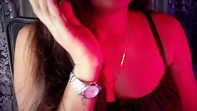 Snapshot of SexyAndHottie chatting on April 7, 8:59 am SexyAndHottie online show from April 7, 8:59 am