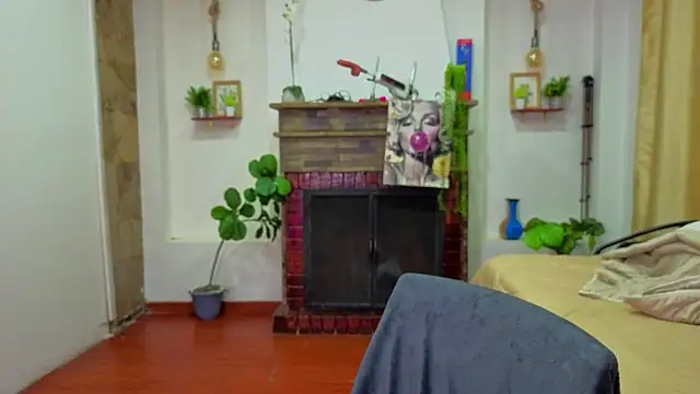 Snapshot of dulce_celeste15 chatting on January 13, 5:29 pm dulce celeste15 online show from January 13, 5:29 pm