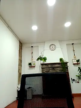 Snapshot of dulce_celeste15 chatting on April 6, 1:12 pm dulce celeste15 online show from April 6, 1:12 pm