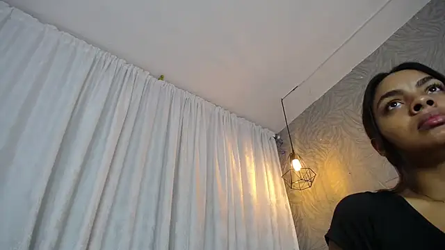 Snapshot of KOURTNEY-- chatting on November 8, 1:50 am KOURTNEY-- online show from November 8, 1:50 am