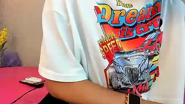 Snapshot of KOURTNEY-- chatting on January 10, 2:02 am KOURTNEY-- online show from January 10, 2:02 am