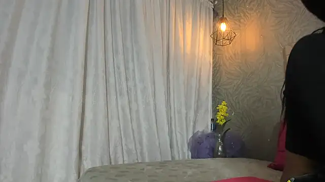 Snapshot of KOURTNEY-- chatting on January 19, 2:26 am KOURTNEY-- online show from January 19, 2:26 am