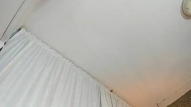 Snapshot of KOURTNEY-- chatting on February 15, 2:08 am KOURTNEY-- online show from February 15, 2:08 am