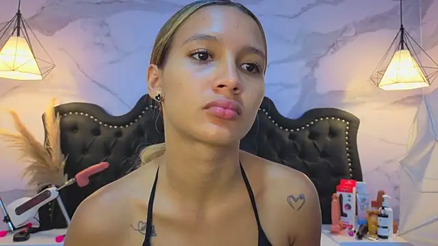 Carohorny4u online show from May 16, 9:57 pm