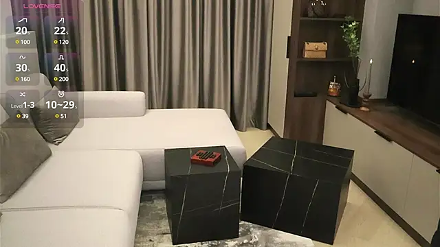 IrisNoire online show from January 10, 8:15 pm