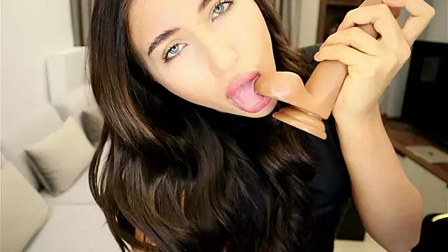 IrisNoire online show from February 18, 11:30 pm