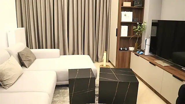 IrisNoire online show from September 17, 7:59 pm