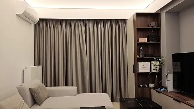 Snapshot of IrisNoire chatting on February 14, 8:38 pm IrisNoire online show from February 14, 8:38 pm