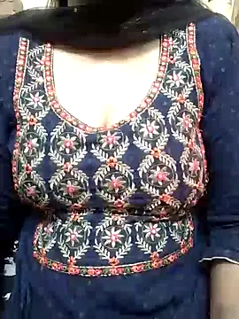Snapshot of Cute_Sona17 chatting on January 16, 1:58 am Cute Sona17 online show from January 16, 1:58 am