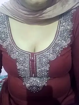 Snapshot of Cute_Sona17 chatting on July 9, 5:50 pm Cute Sona17 online show from July 9, 5:50 pm