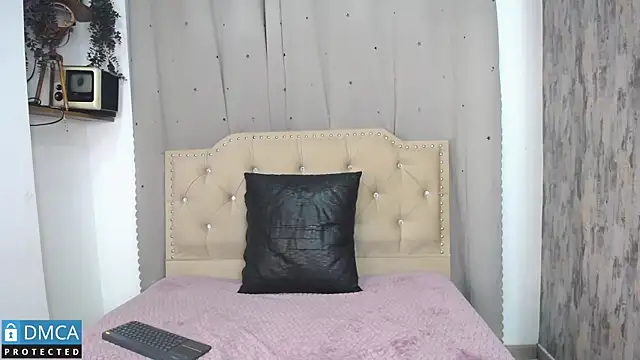 CataFox  online show from March 4, 1:45 am