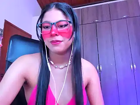 Snapshot of _ALLYSON18_ chatting on September 18, 11:23 am ALLYSON18 online show from September 18, 11:23 am