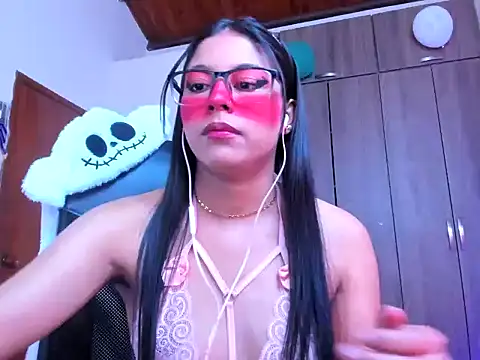 Snapshot of _ALLYSON18_ chatting on October 25, 11:29 am ALLYSON18 online show from October 25, 11:29 am