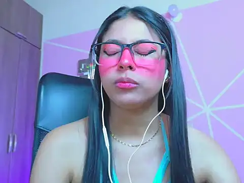  ALLYSON18  online show from May 11, 2:45 pm
