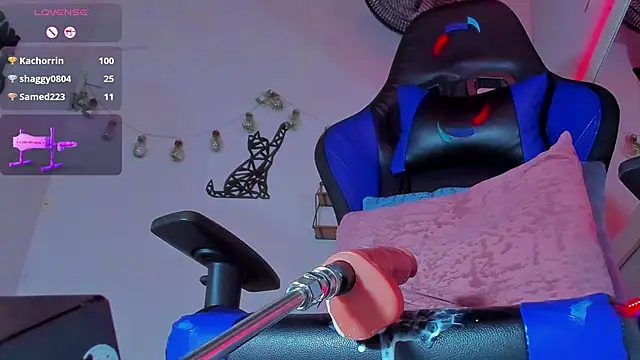 Snapshot of reinahot-699 chatting on January 14, 2:43 pm reinahot-699 online show from January 14, 2:43 pm