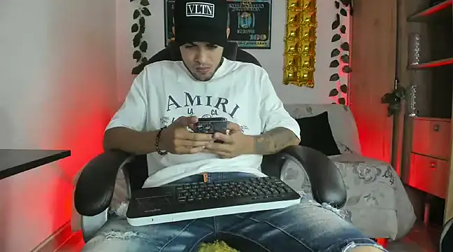 mikee scooth online show from January 7, 3:35 am