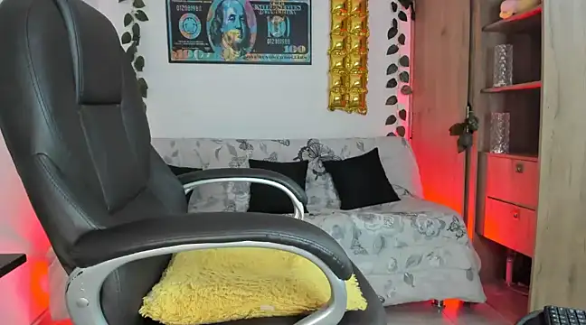 mikee scooth online show from January 11, 2:15 pm