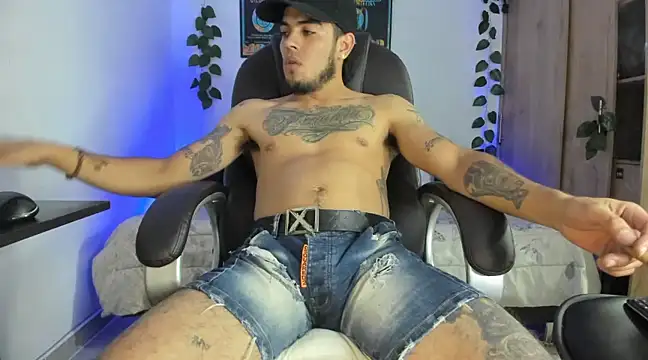 mikee scooth online show from February 17, 5:14 am