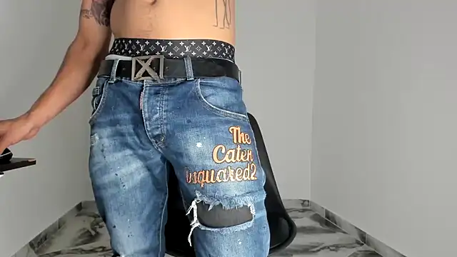 mikee scooth online show from December 18, 7:31 pm