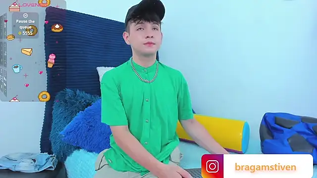 Snapshot of Bragam_Stiven chatting on September 27, 9:25 am Bragam Stiven online show from September 27, 9:25 am