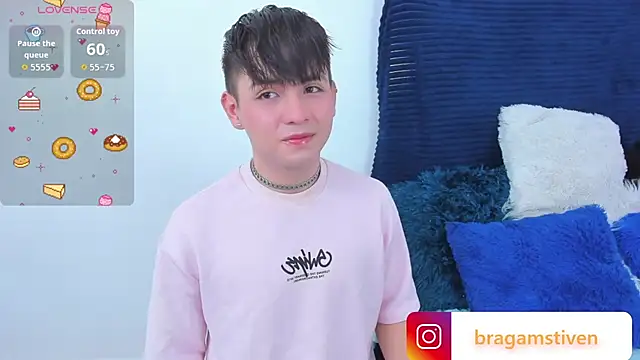 Snapshot of Bragam_Stiven chatting on September 29, 10:25 pm Bragam Stiven online show from September 29, 10:25 pm