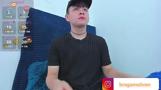 Snapshot of Bragam_Stiven chatting on September 30, 11:37 am Bragam Stiven online show from September 30, 11:37 am