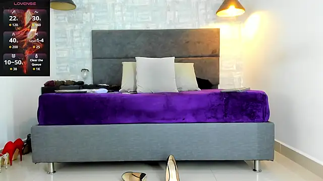 Snapshot of missnatash chatting on April 6, 12:17 pm missnatash online show from April 6, 12:17 pm