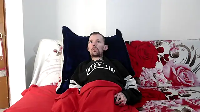 Sophia and Thomas online show from February 2, 9:35 pm