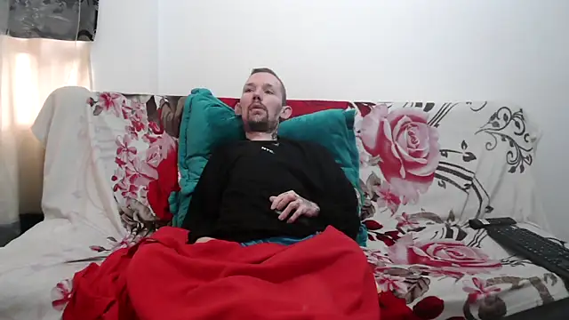 Sophia and Thomas online show from May 7, 9:42 pm