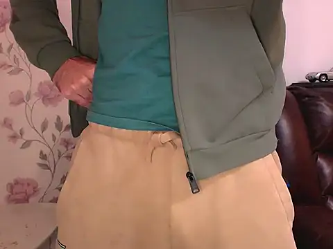 Leo 1617 online show from November 19, 11:32 am