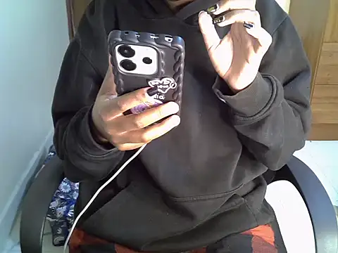 Caryyyl online show from March 8, 10:19 am